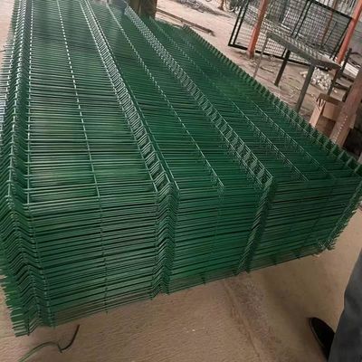 Эко-дружественный 3d изогнутый забор сварная проволочная сетка панель для фермы / шоссе / спорт