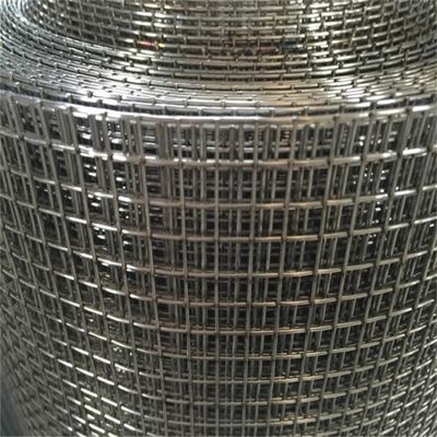 Высококачественная оцинкованная сварная проволочная сетка с квадратными отверстиями для ограждения промышленного и сельскохозяйственного использования